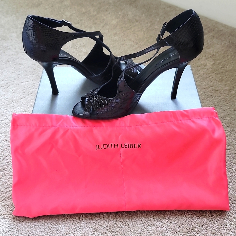 Judith Leiber Black Alligator/karung Cross Strap Heels Size 8.5 B *never worn*